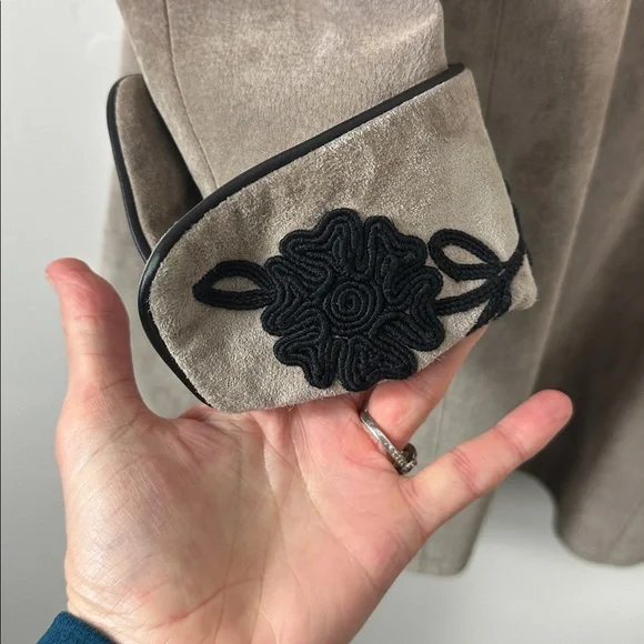 Char Santa Fe Vintage Taupe Tan & Black Long Suede Embroidered Button Up Coat 8 - Picture 3 of 7